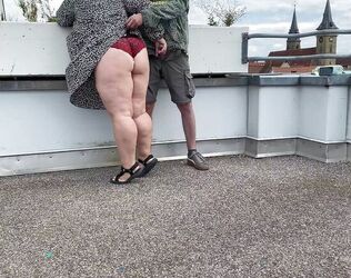 Wonderful mommy in law wanks me off on the roof of the